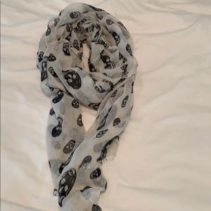 White and black skull scarf